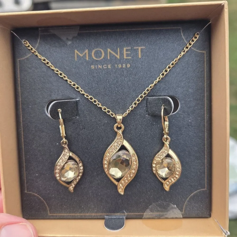 MONET Gold Tone Amber Crystal Teardrop Pendant Necklace Leverback Earrings...